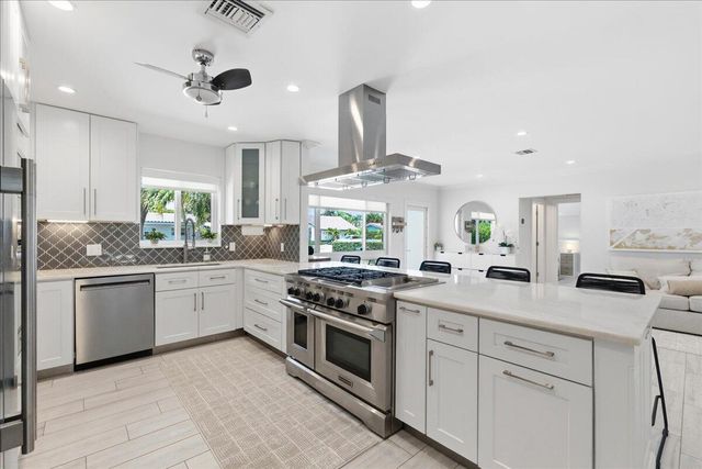 2210 NE 34TH Court, Lighthouse Point, FL 33064