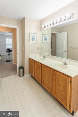 9 S REDSPIRE CT, Newark, DE 19702