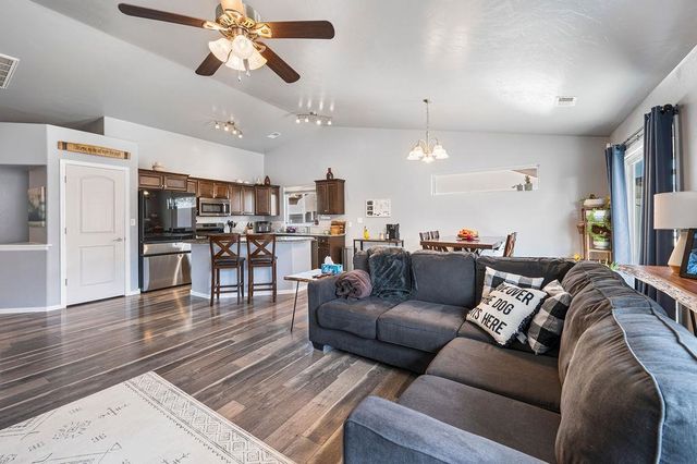 438 Donogal Dr Unit B, Grand Junction, CO 81504