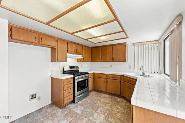 192 La Veta Drive, Camarillo, CA 93012