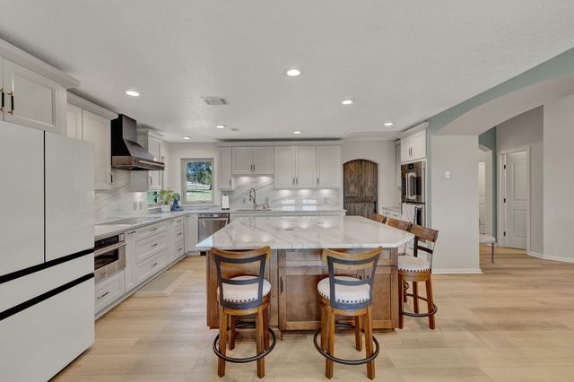 260 Mexican Hat DR, Spring Branch, TX 78070