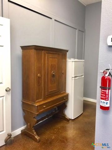 418 N Main Street 3, Salado, TX 76571