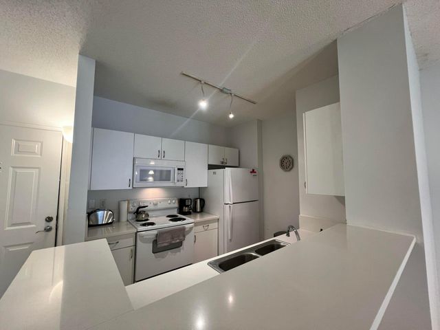 720 S Sapodilla Avenue 312, West Palm Beach, FL 33401