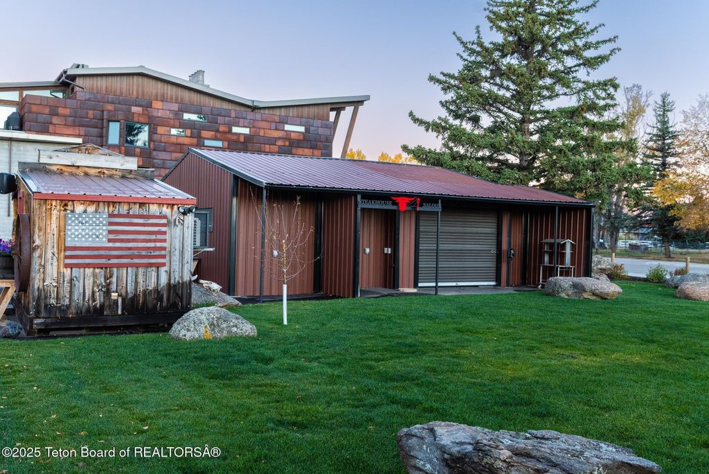 117 W PINE Street, Pinedale, WY 82941 photo 11