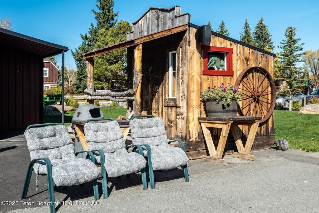 117 W PINE Street, Pinedale, WY 82941 photo 12