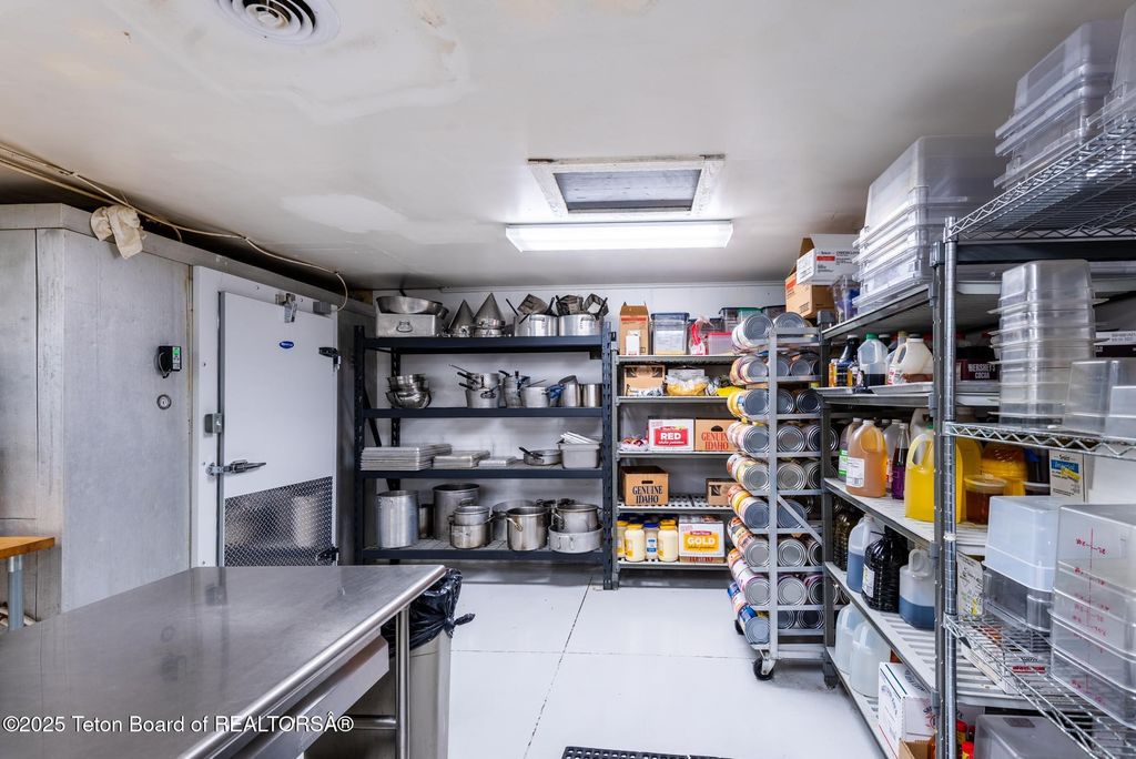 117 W PINE Street, Pinedale, WY 82941 photo 46