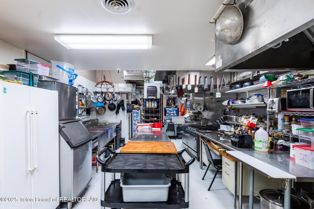 117 W PINE Street, Pinedale, WY 82941 photo 51