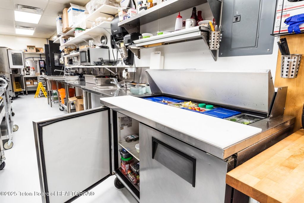 117 W PINE Street, Pinedale, WY 82941 photo 60