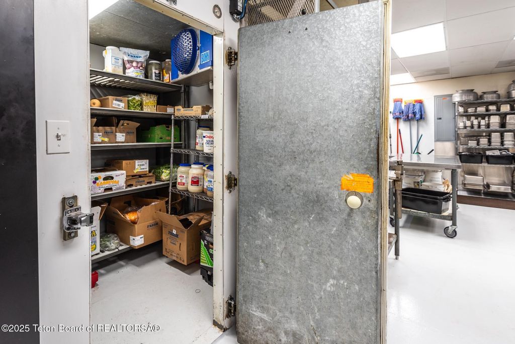 117 W PINE Street, Pinedale, WY 82941 photo 65