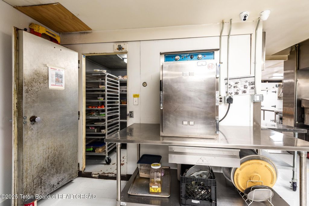 117 W PINE Street, Pinedale, WY 82941 photo 69