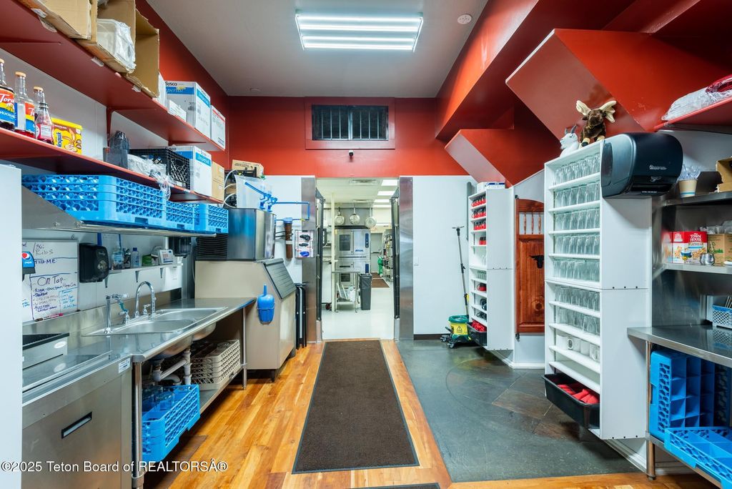 117 W PINE Street, Pinedale, WY 82941 photo 75