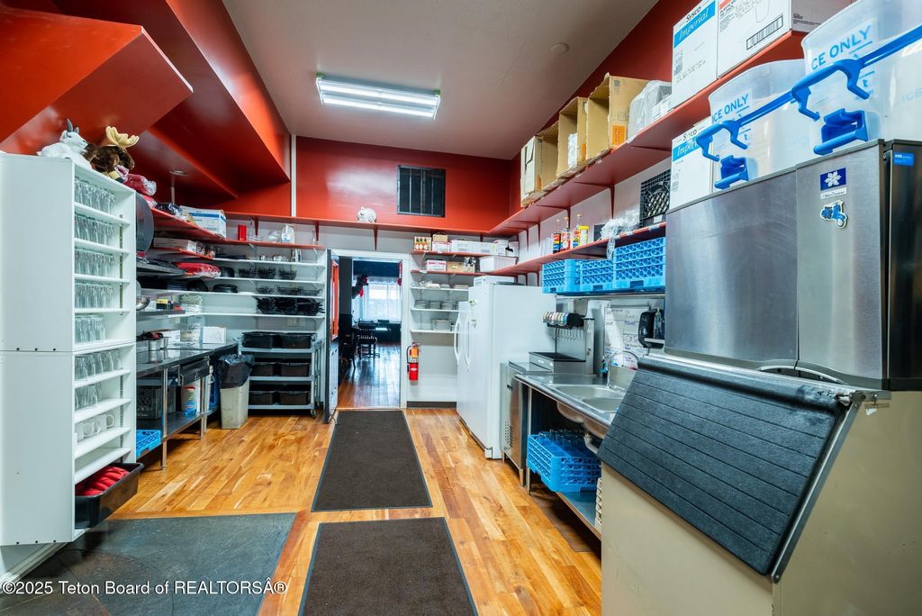 117 W PINE Street, Pinedale, WY 82941 photo 77