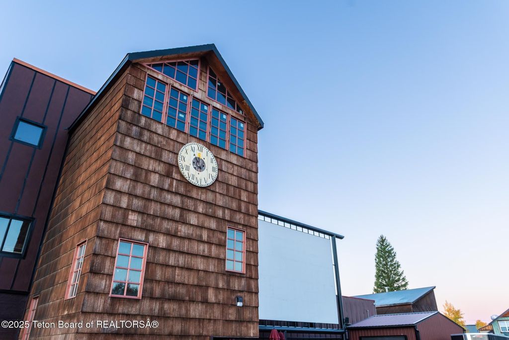 117 W PINE Street, Pinedale, WY 82941 photo 8