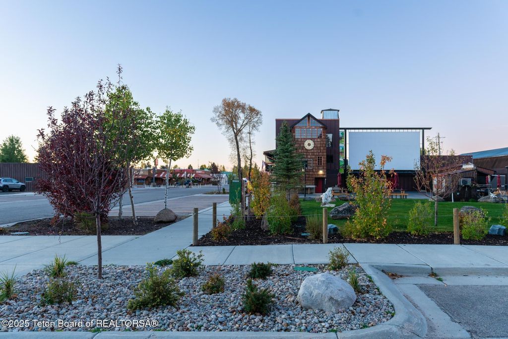 117 W PINE Street, Pinedale, WY 82941 photo 9