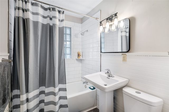 616 Poland Avenue, Struthers, OH 44471