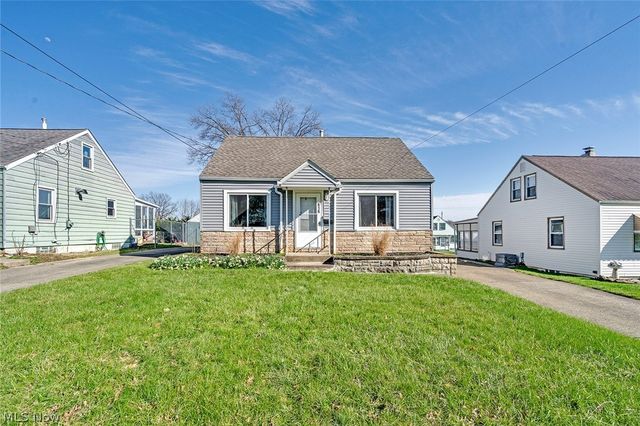 616 Poland Avenue, Struthers, OH 44471