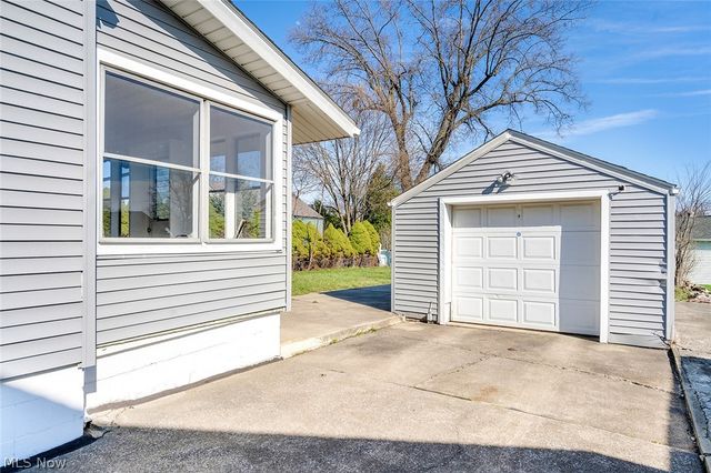 616 Poland Avenue, Struthers, OH 44471