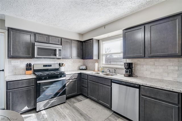 616 Poland Avenue, Struthers, OH 44471