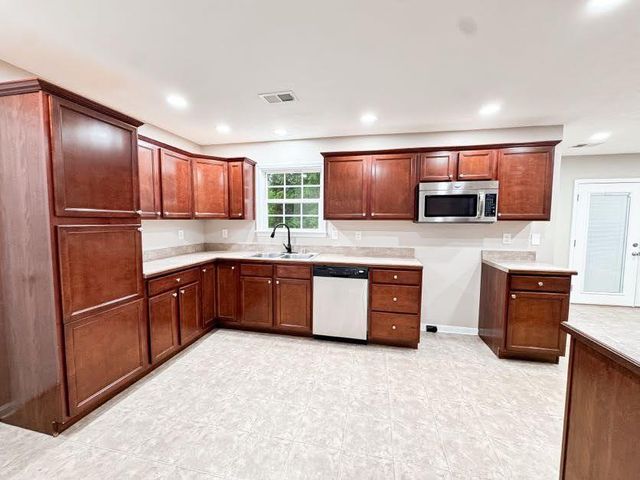 808 Muddy Creek Road, Berea, KY 40403