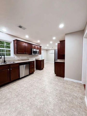 808 Muddy Creek Road, Berea, KY 40403