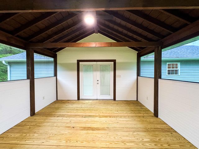 808 Muddy Creek Road, Berea, KY 40403