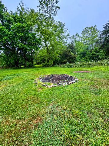 808 Muddy Creek Road, Berea, KY 40403