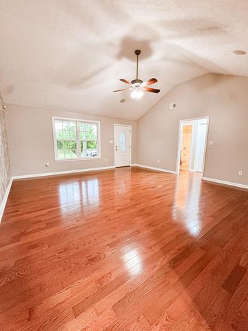808 Muddy Creek Road, Berea, KY 40403