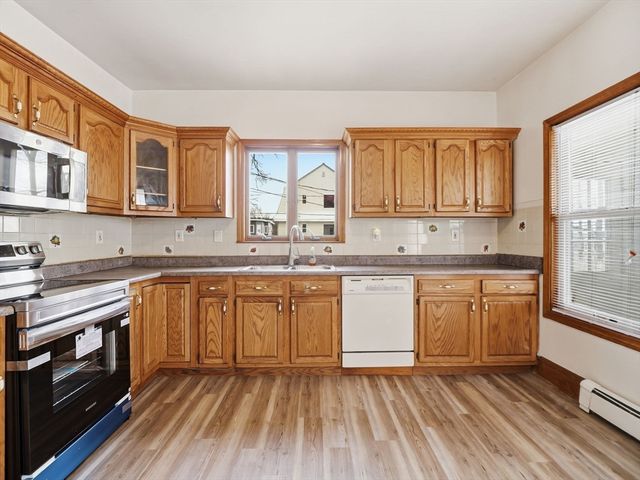 10 Almont Ave, Worcester, MA 01604