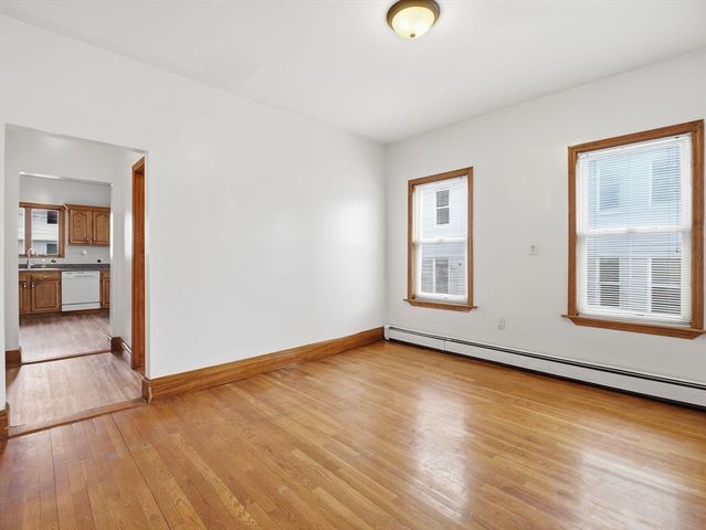 10 Almont Ave, Worcester, MA 01604