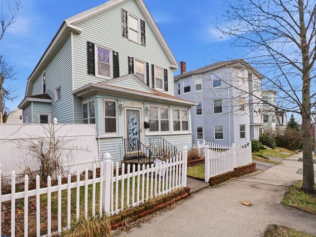 10 Almont Ave, Worcester, MA 01604