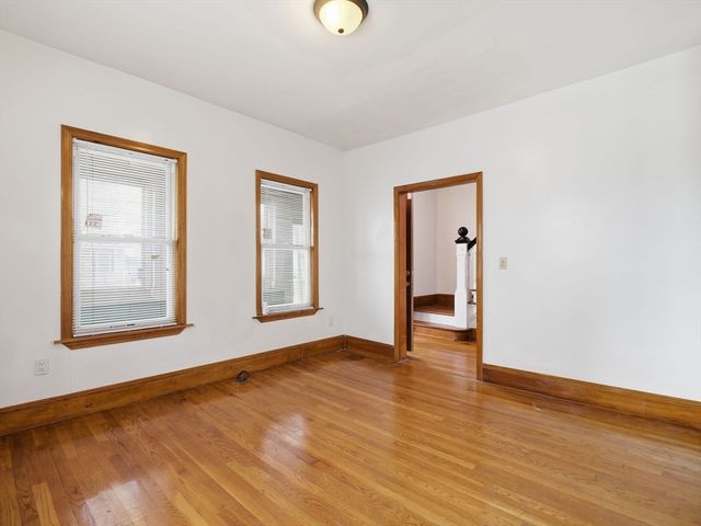 10 Almont Ave, Worcester, MA 01604