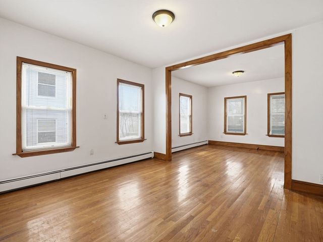 10 Almont Ave, Worcester, MA 01604