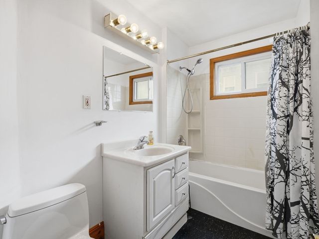 10 Almont Ave, Worcester, MA 01604