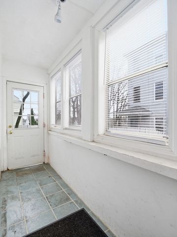 10 Almont Ave, Worcester, MA 01604