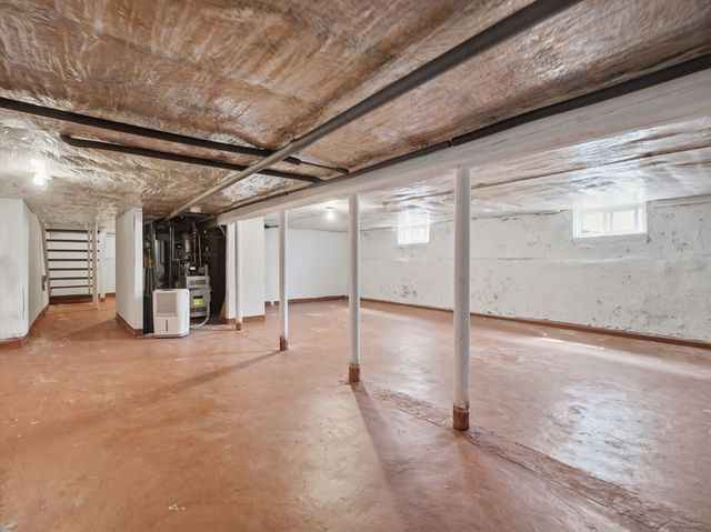 10 Almont Ave, Worcester, MA 01604