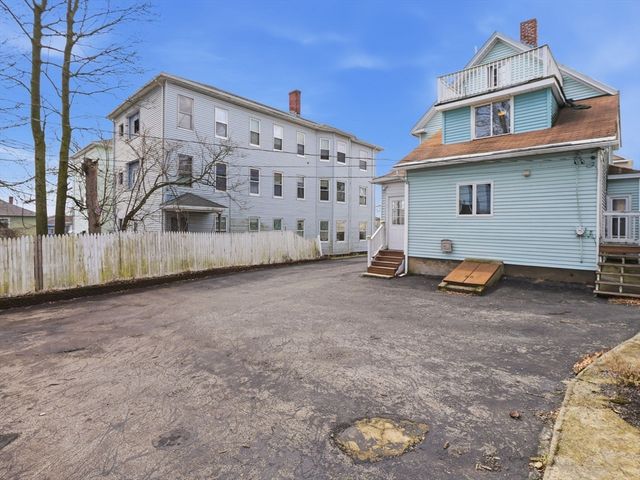 10 Almont Ave, Worcester, MA 01604