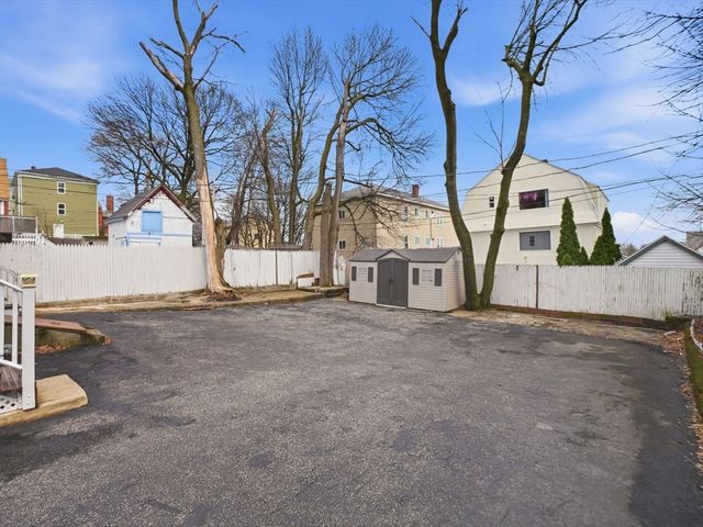 10 Almont Ave, Worcester, MA 01604