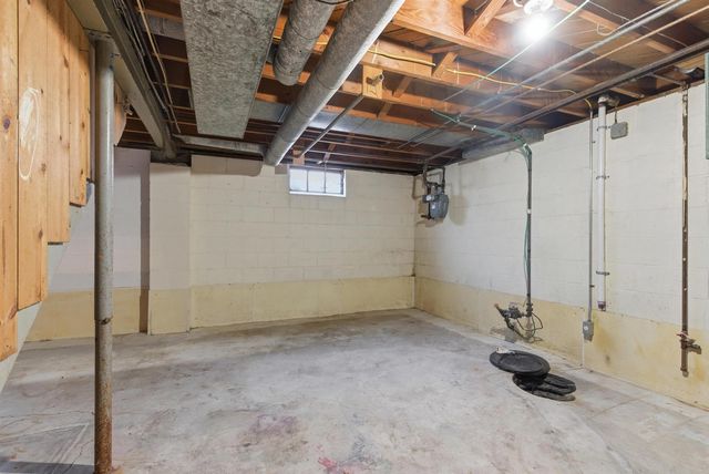 1811 Sager Avenue, Waterloo, IA 50701