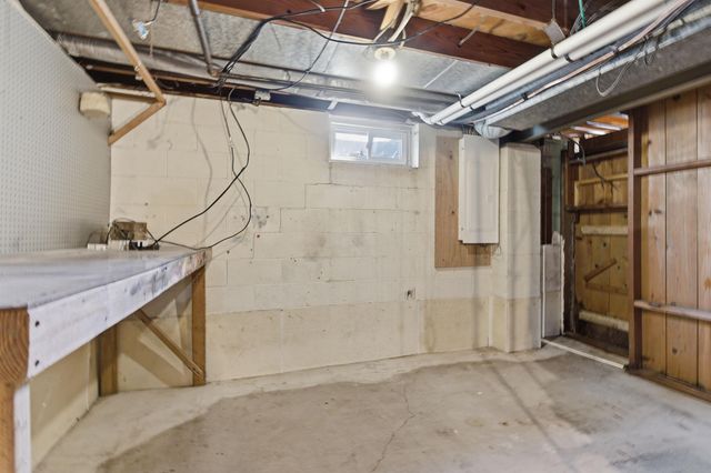 1811 Sager Avenue, Waterloo, IA 50701