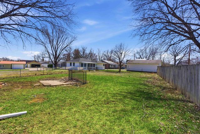 1811 Sager Avenue, Waterloo, IA 50701