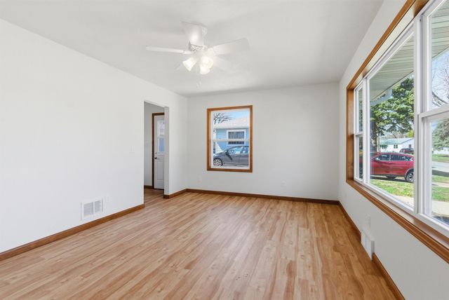 1811 Sager Avenue, Waterloo, IA 50701