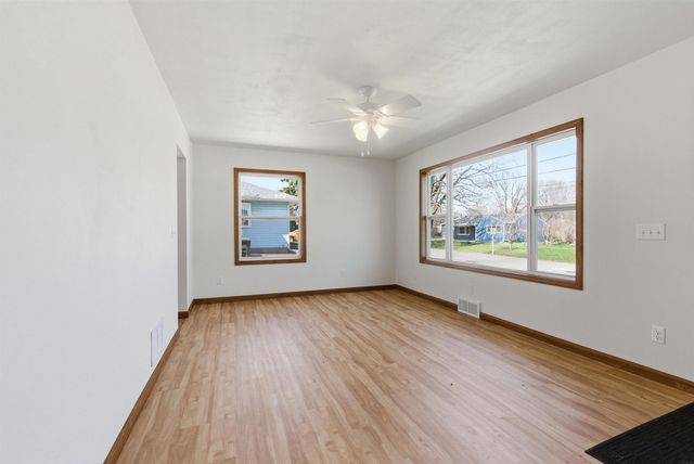 1811 Sager Avenue, Waterloo, IA 50701