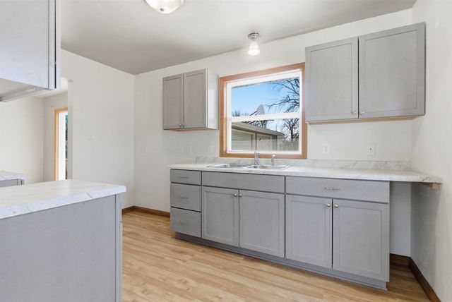 1811 Sager Avenue, Waterloo, IA 50701