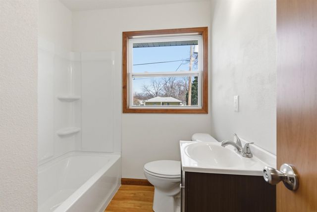 1811 Sager Avenue, Waterloo, IA 50701