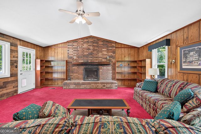 265 3rd Avenue, Winder, GA 30680