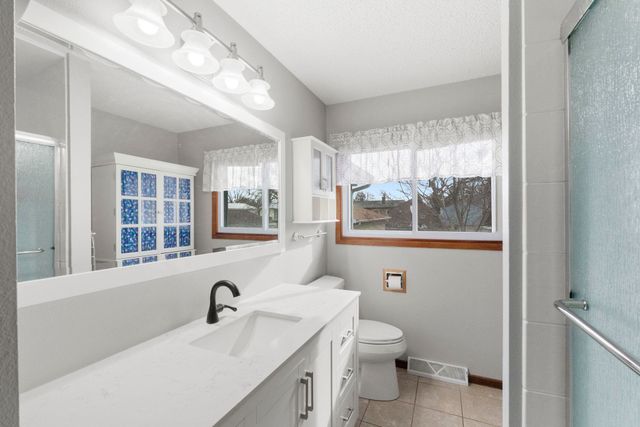 216 Bourland Avenue, Waterloo, IA 50701