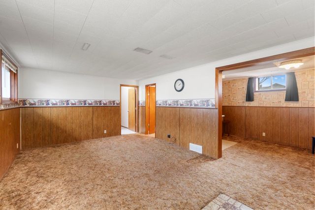 216 Bourland Avenue, Waterloo, IA 50701