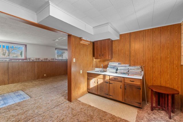 216 Bourland Avenue, Waterloo, IA 50701