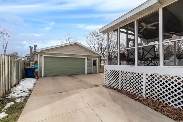 216 Bourland Avenue, Waterloo, IA 50701