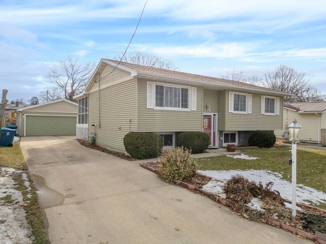 216 Bourland Avenue, Waterloo, IA 50701